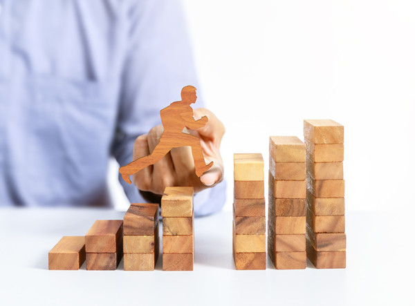 企業(yè)戰(zhàn)略規(guī)劃的步驟是什么？如何落地實施？