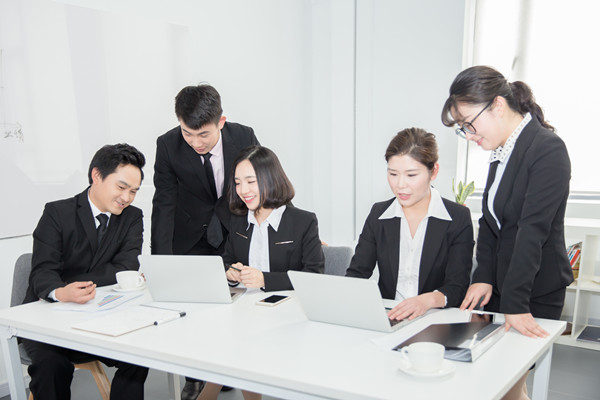 績效評(píng)估方法：采用有效的評(píng)估方法，確保公平公正
