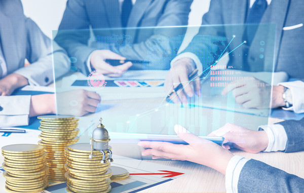 年度計劃中，如何量化評估風(fēng)險與應(yīng)對策略？