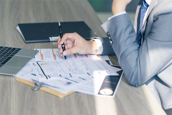 企業(yè)在招聘過(guò)程中，如何確保公平性與多樣性并存？