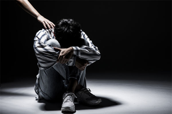 女子漏接電話被市監(jiān)所工作人員辱罵，人力資源管理有何感悟？