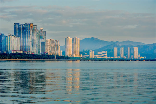 珠海戰(zhàn)略咨詢公司如何幫助企業(yè)制定長(zhǎng)遠(yuǎn)發(fā)展規(guī)劃？