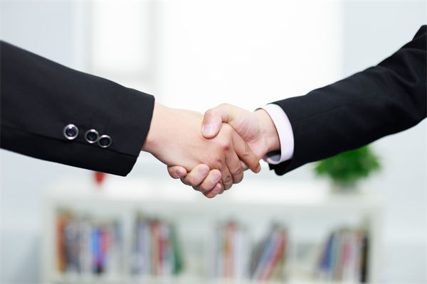 如何通過人力資源管理提升企業(yè)核心競爭力？