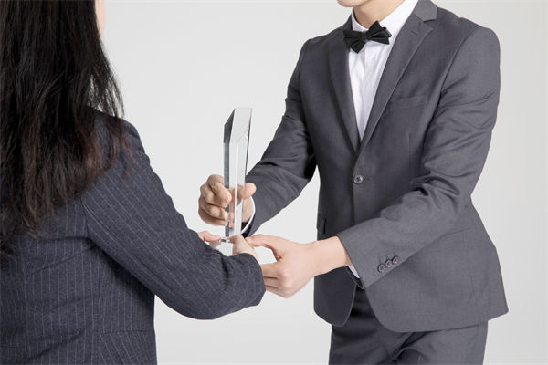 如何利用薪酬績效激勵，促進(jìn)跨部門合作與協(xié)調(diào)？