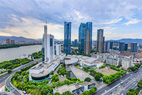 企業(yè)如何借助福州咨詢公司把握市場趨勢與機(jī)遇？