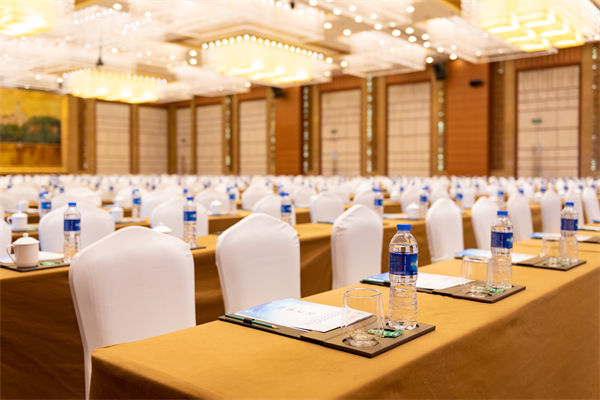 兩會熱議破解企業(yè)“生長痛”，對企業(yè)戰(zhàn)略管理有何啟示？