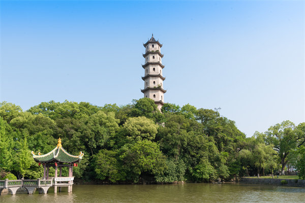 集團戰(zhàn)略落地難，溫州集團管控咨詢公司如何助力高效執(zhí)行？