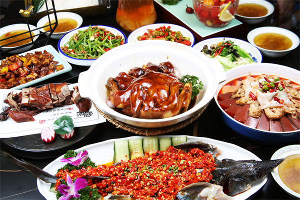 今年擴(kuò)消費(fèi)怎么干？各大企業(yè)如何根據(jù)政策發(fā)力？