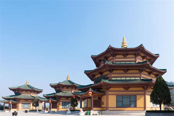 煙臺(tái)企業(yè)戰(zhàn)略模糊難落地？戰(zhàn)略咨詢公司如何精準(zhǔn)錨定增長賽道？