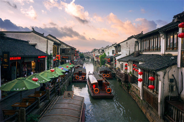 戰(zhàn)略管理如何精準(zhǔn)錨定小眾市場(chǎng)，挖掘潛在的藍(lán)海？