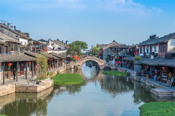 戰(zhàn)略規(guī)劃分析：村民不滿古鎮(zhèn)收門票，指引游客逃票