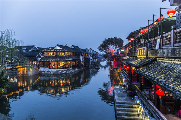 戰(zhàn)略規(guī)劃分析：村民不滿古鎮(zhèn)收門票，指引游客逃票